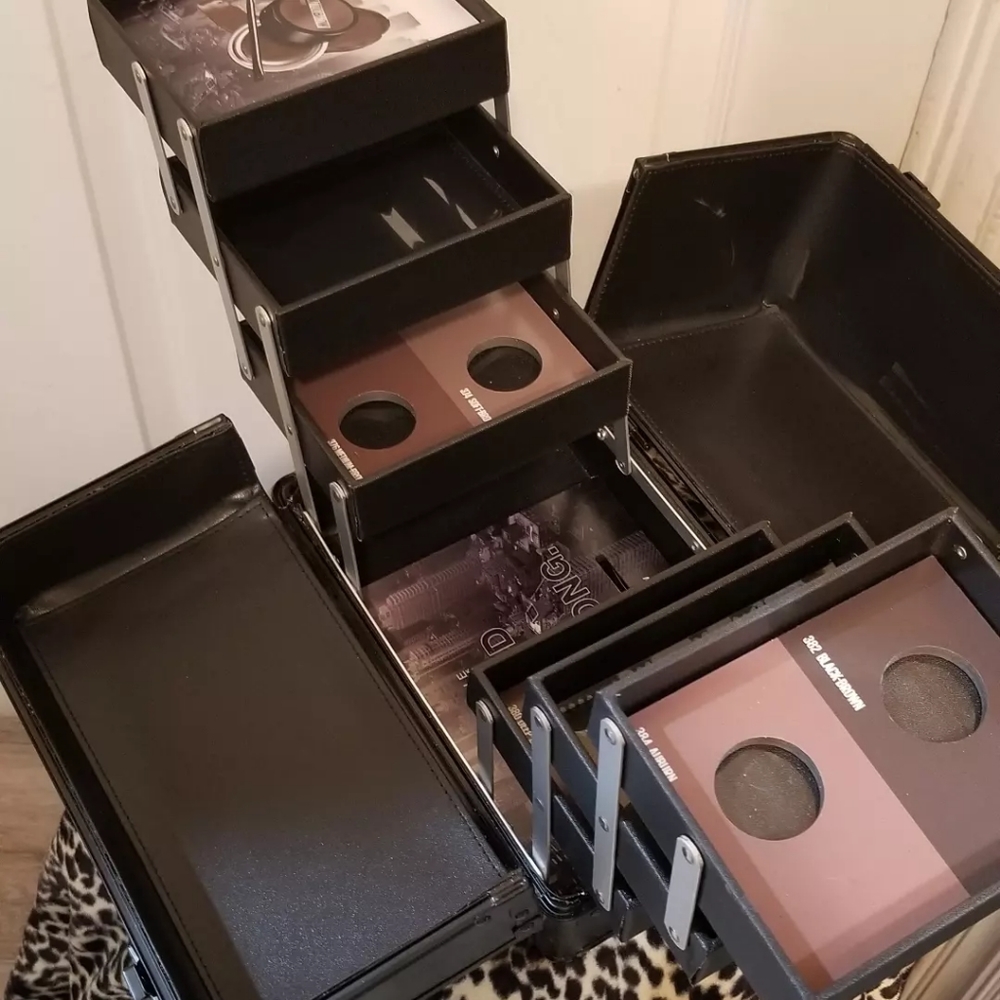 Make up box - Picture 3 of 4
